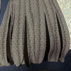 Roz and Ali Elegant Black and White Women's Skirt size Large